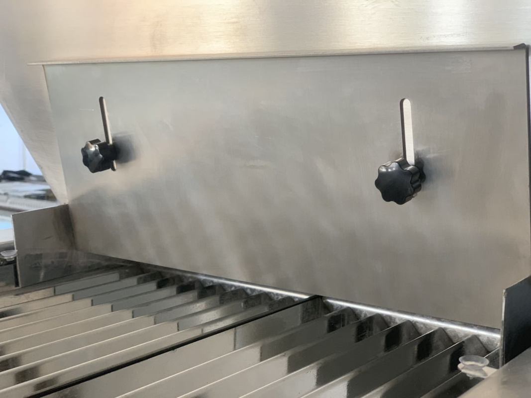 Счетная и разливочная машина для напряжения 50 Гц/60 Гц, производительность 10-120 бутылок/минуту для быстрой и точной разливки